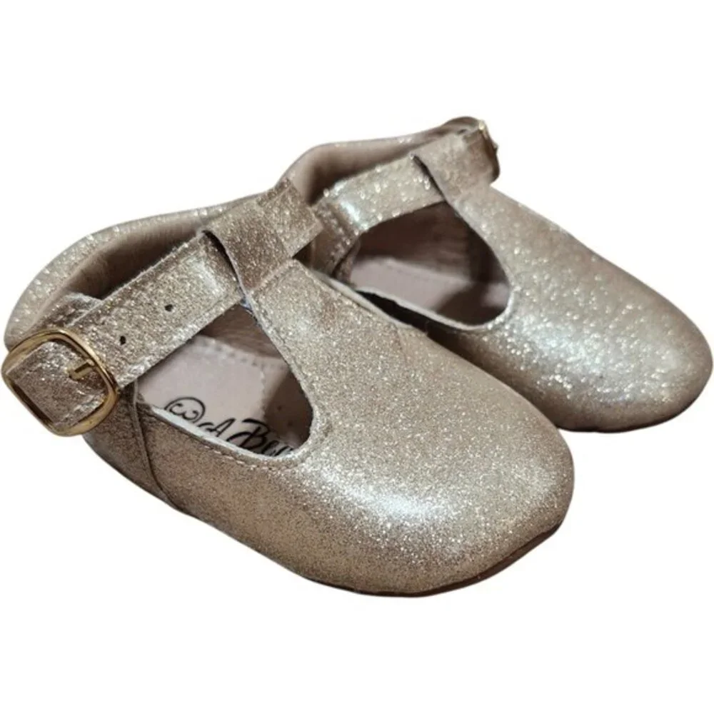 A‎ Bear Co Toddler Size 3 Color Change Gold Smooth Glitter T-Straps Girls